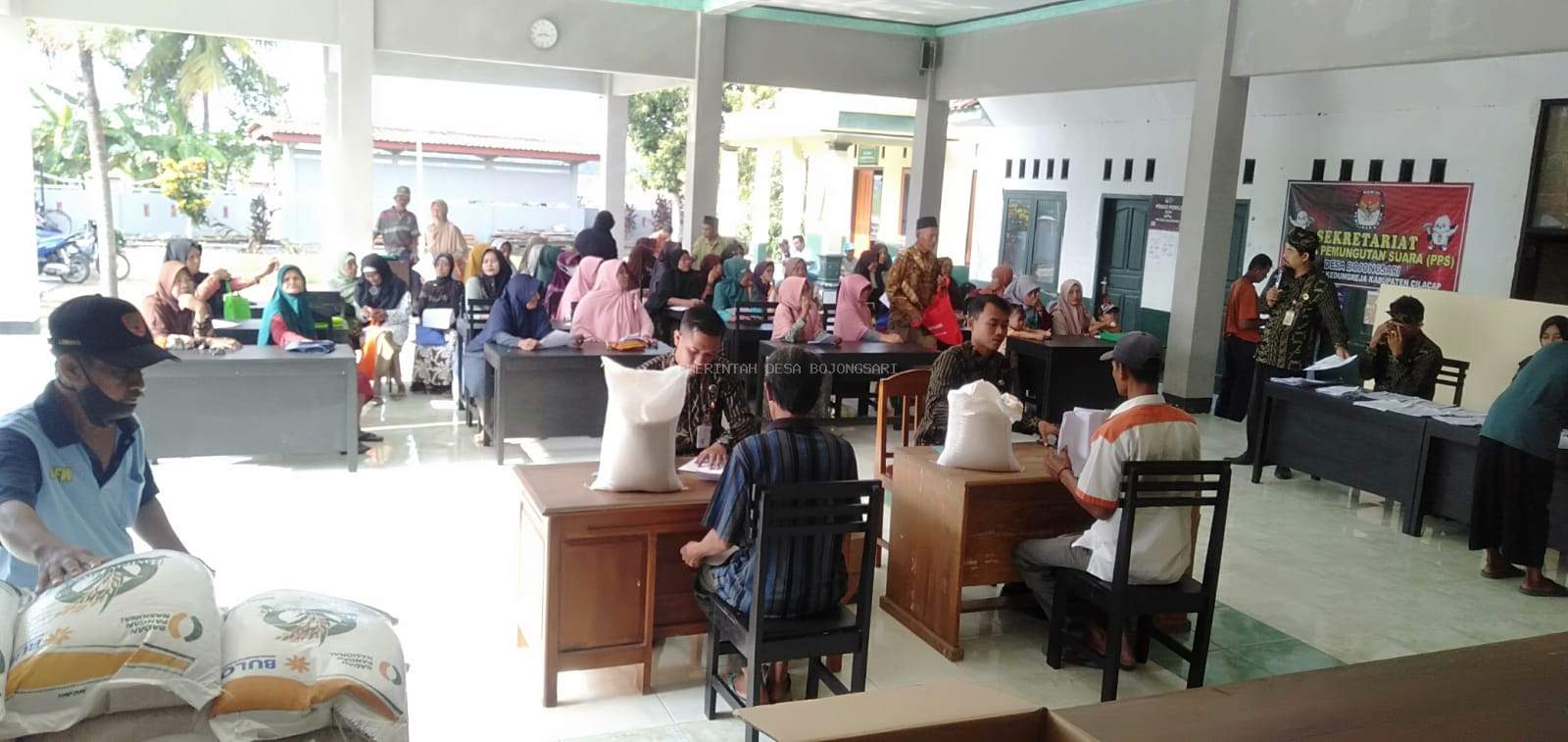 Pembagian bansos